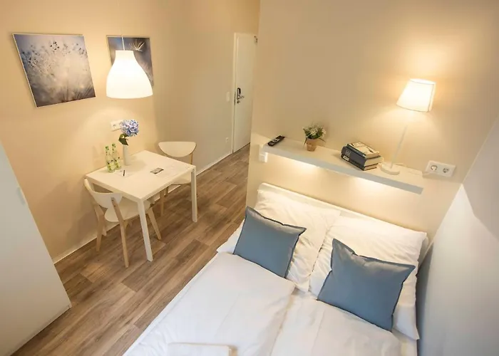 Konukevi Guesthouse Koehn51, Stilvoll & Eigene Teekueche 3*