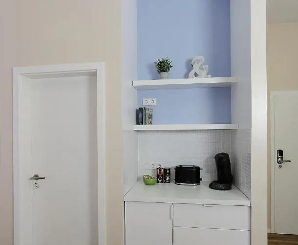 Konukevi Guesthouse Koehn51, Stilvoll & Eigene Teekueche Nürnberg
